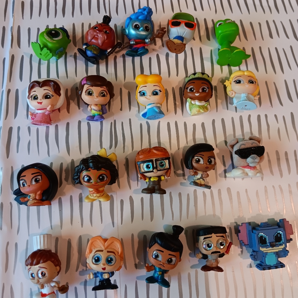 Disney's Doorables selling as a lot of 20.